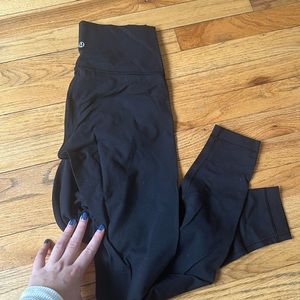 Lululemon wunder under leggings size 6